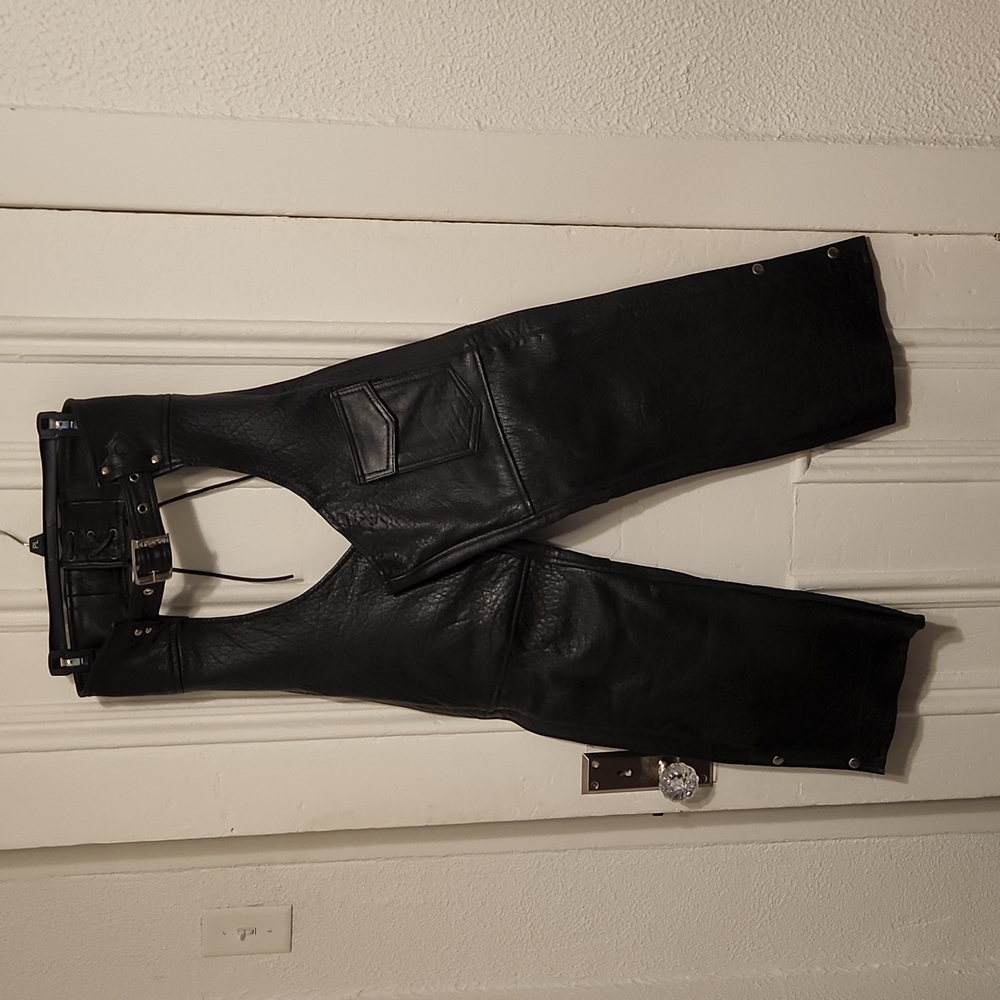 !!CLOSET CLEAR OUT - LAST CHANCE!!  Pro Rider Genuine Black Leather Chaps, Sz S